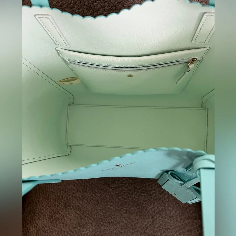 NWT! Kate Spade Tote - Picture 4 of 7